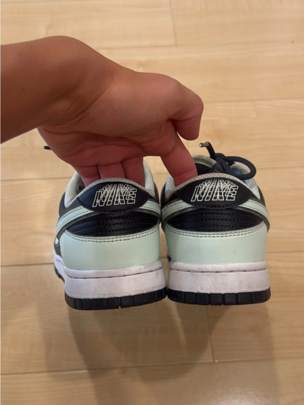 NIKE - M7, W8.5- Low-Top dunks Sneakers in Mint and dark gray
